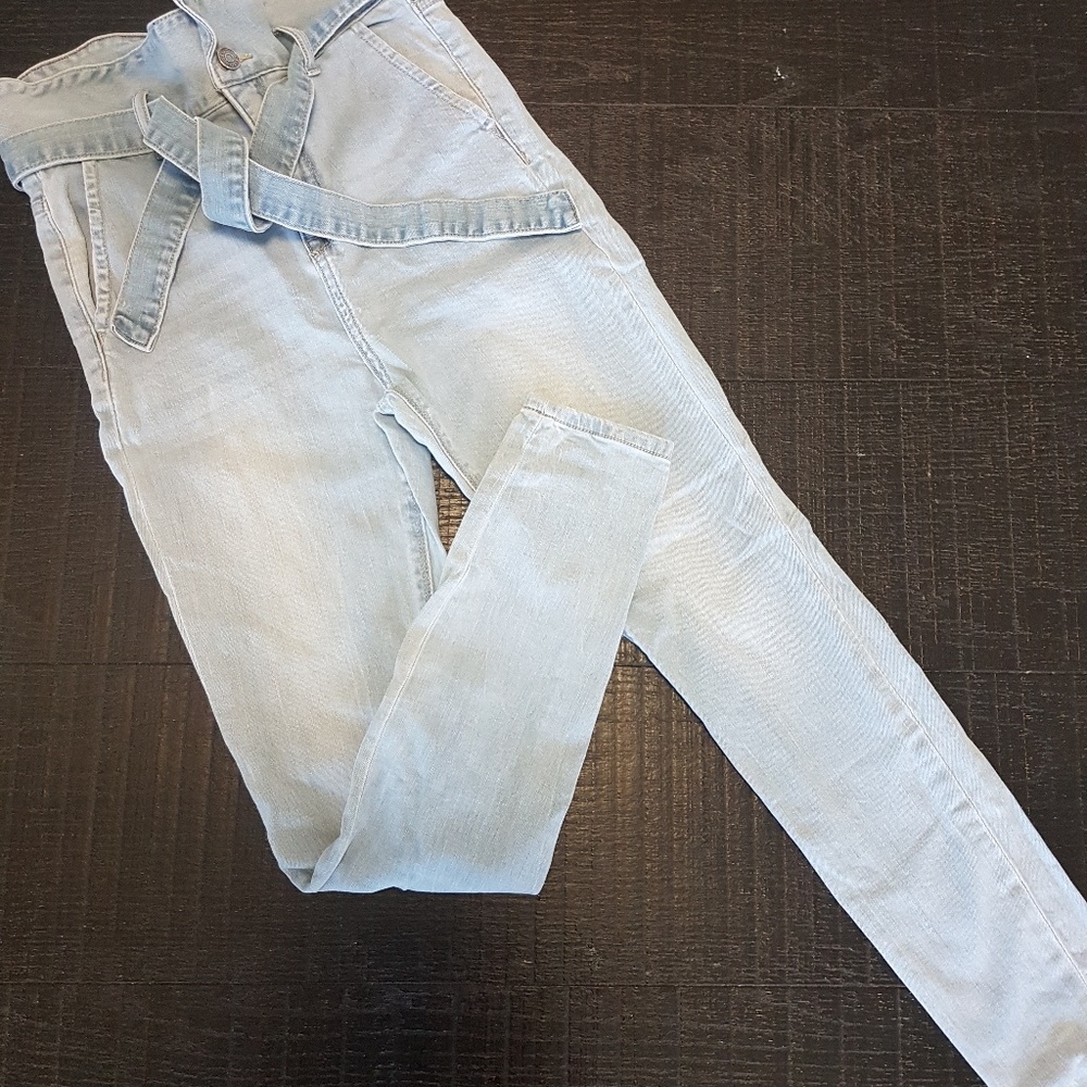 High waisted denim jeans